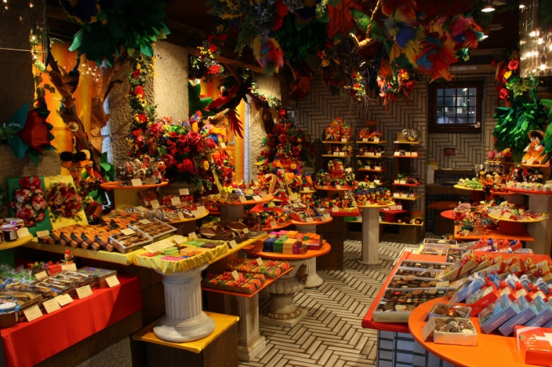 ecommerce-LE BOURGUET-min_candy_store_chocolate_shop_chocolate_switzerland-393515